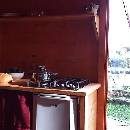 Agricampeggio Madonna Di Pogi 부시네